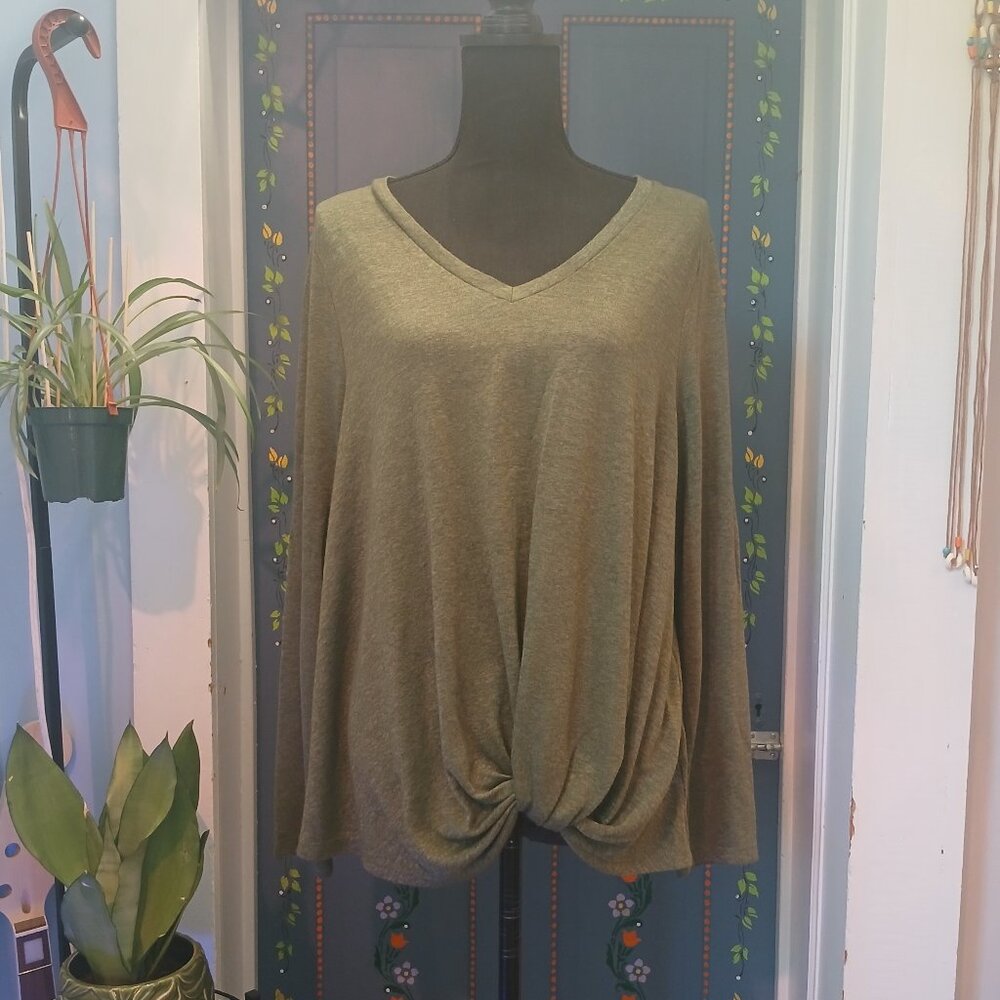 Bobeau Green Top